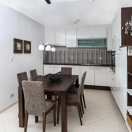 Apartman Carlo 트로기르